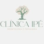 Logo da Clínica Ipê: um ipê florido acima do nome da clínica